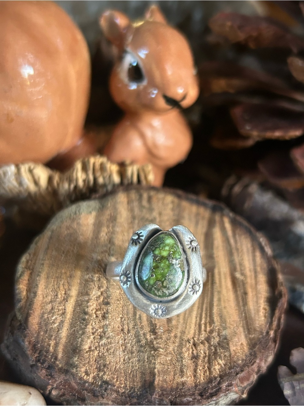 925 Sterling palomino cradled in Good luck horse shoe ring